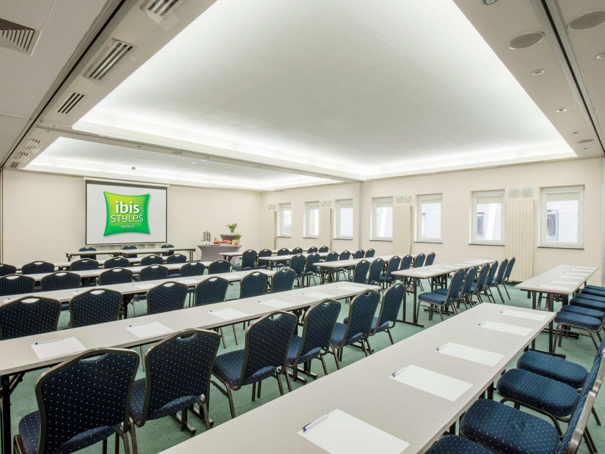 Hotel Ibis Styles Warszawa West 3*